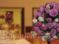 Decoración floral morada