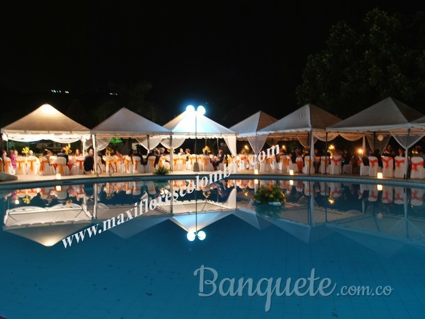 eventos al rededor de la piscina