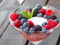 Granizado frutos rojos con helado vainilla