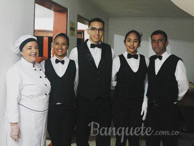 Servicio de catering y banquetes para eventos privados e institucionales 