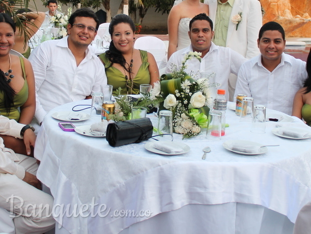 los Novio con Sus invitados 