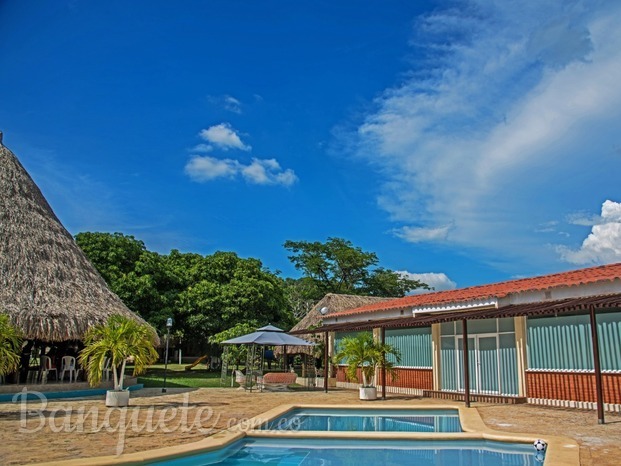 Salon de Eventos Frente a la Piscina