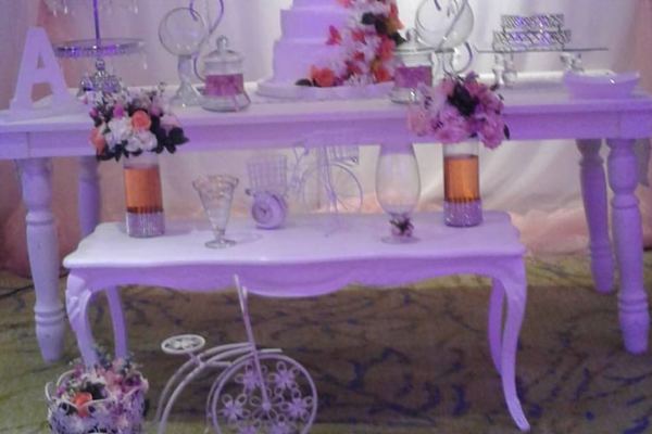 busco alquiler de mesa y accesorios estilo vintage para un baby shower